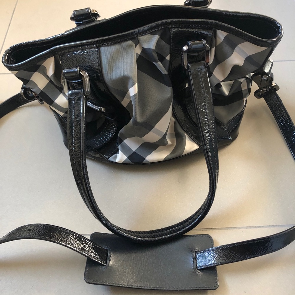 Black/ Grey Check Authentic Burberry Tote Hand Bag - Picture 4 of 6